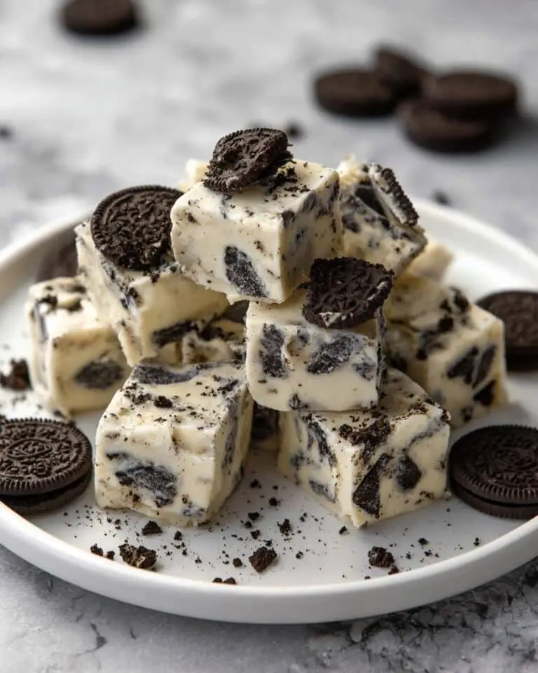 Creamy Oreo Fudge with White Chocolate and Marshmallows Recipe