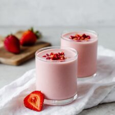 Easy Strawberry Banana Smoothie Recipe