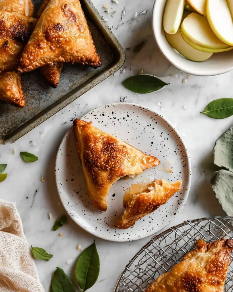 Delicious Apple Turnovers with Flaky Puff Pastry Recipe