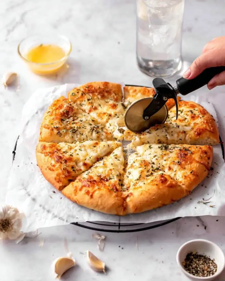 Best Cheesy Garlic Pizza Recipe