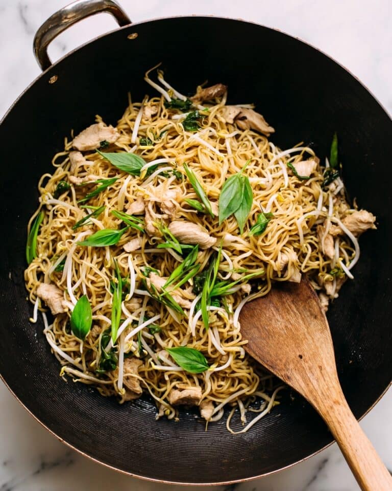 Easy Chicken, Tofu, or Shrimp Pad Thai Recipe
