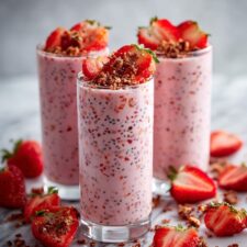 Strawberry Cheesecake Overnight Oats Recipe
